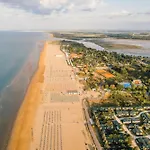 Lovely Seaview Flat - Beahost